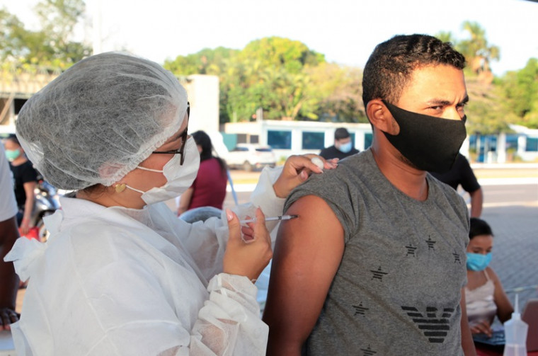 Mais de 4 mil moradores já foram imunizados nos mutirões de 8 a 15 de outubro