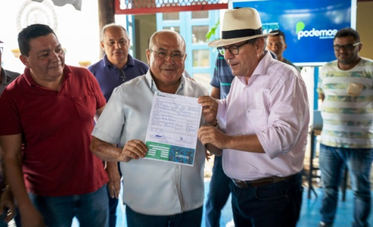 Ronaldo Dimas e Rocha Miranda em evento de filiação ao Podemos