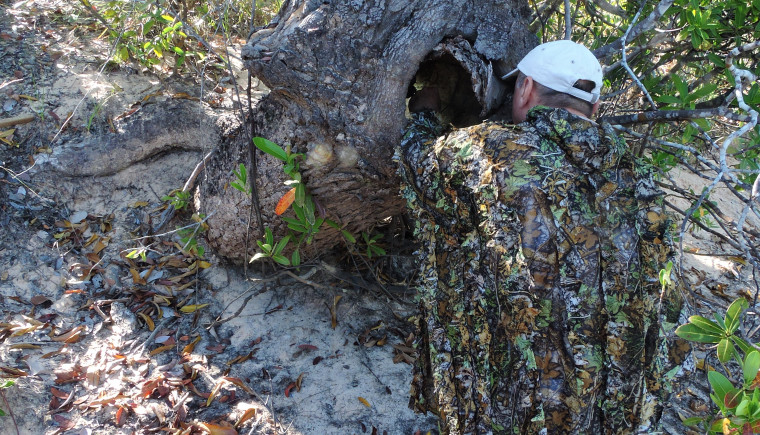 Camuflagem usado por Marcelo Barbosa, biólogo do Naturatins