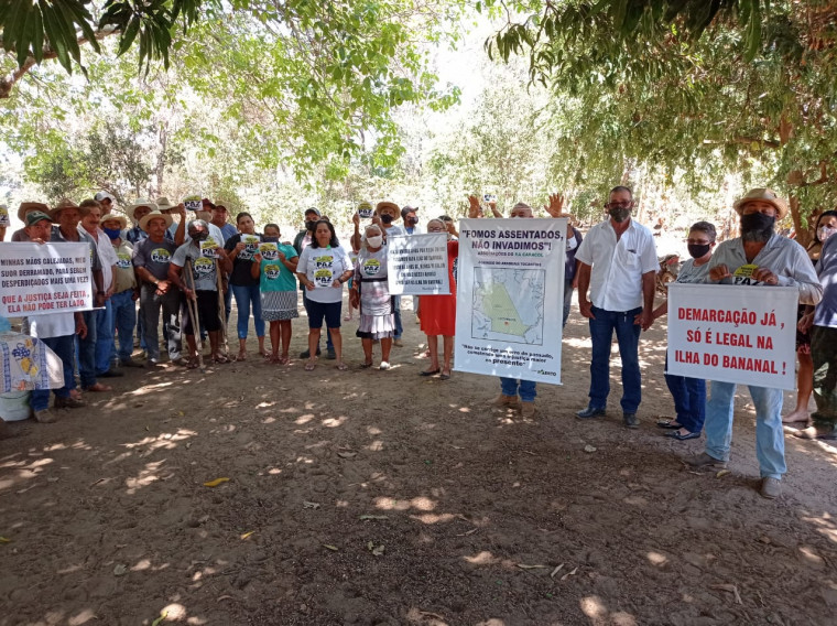 As famílias do Assentamento Caracol durante protesto realizado em julho desse ano.
