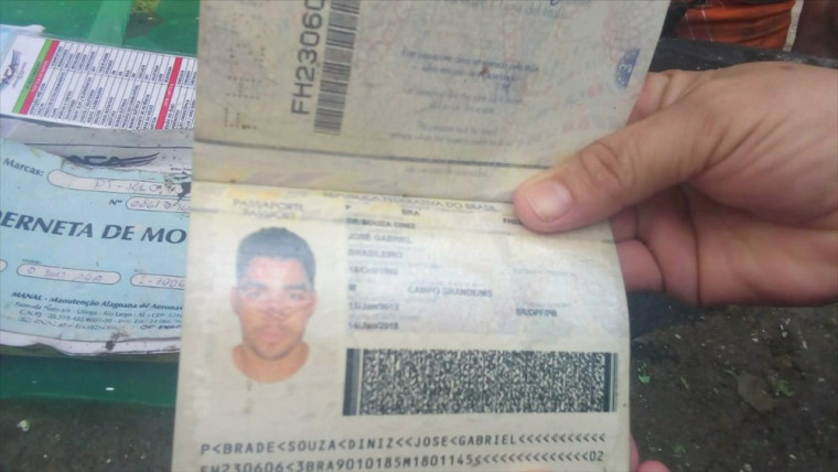 Passaporte do cantor foi encontrado no local