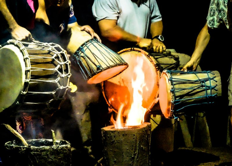 A queima de tambores acontece em Taquaruçu desde 2002