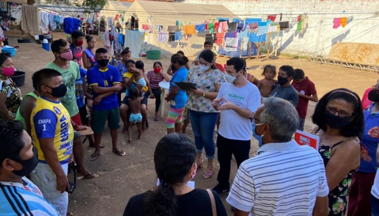 Defensor Público durante visita ao abrigo de venezuelanos indígenas refugiados em Araguaína