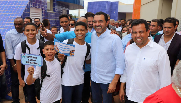 Governador Wanderlei Barbosa durante a inauguração da escola