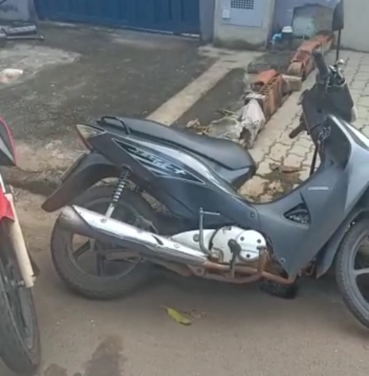 Motocicleta levada pelo homem preso
