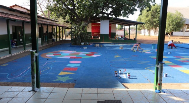 Escola Municipal Marieta Macedo realizando as adequações necessárias