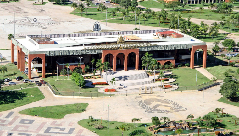 Palácio Araguaia José Wilson Siqueira Campos, na Praça dos Girassóis