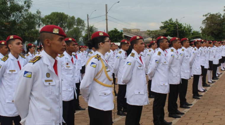 Formatura de alunos do Colégio da Polícia Militar de Araguaína