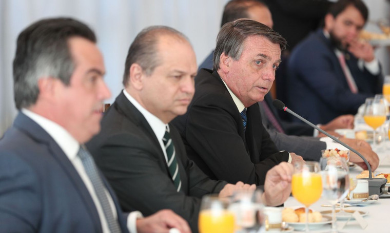 Presidente Jair Bolsonaro em reunião com ministros