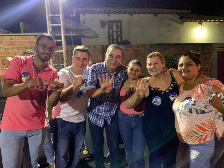 Amastha com apoiadores em Pedro Afonso