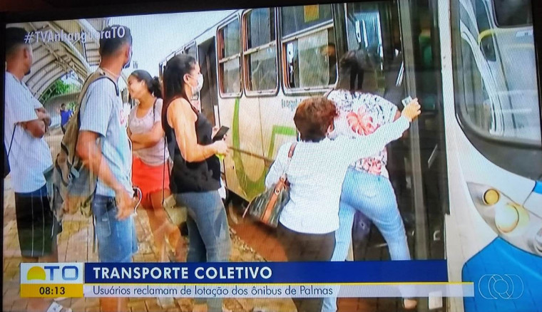 Reportagem da TV Anhanguera mostra superlotação no transporte coletivo em Palmas hoje (16/04)