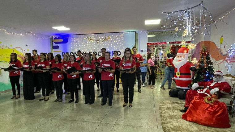 Cantata de Natal formada pelos servidores do HGP e voluntários.