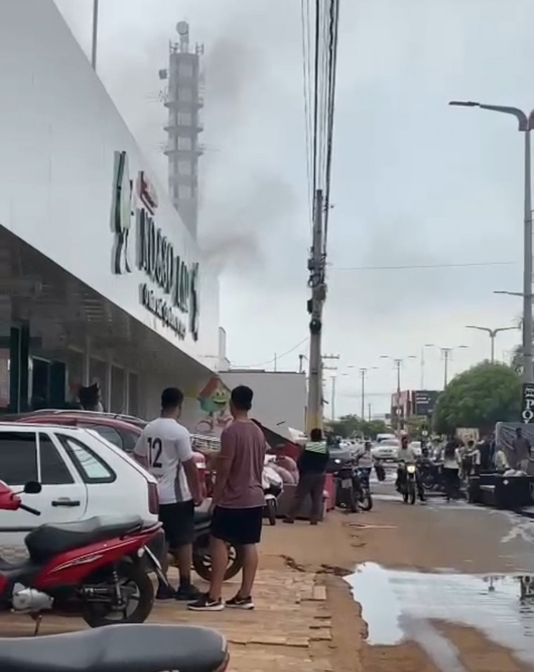 Princípio de incêndio ocorreu na Loja Nosso Lar em Balsas (MA)