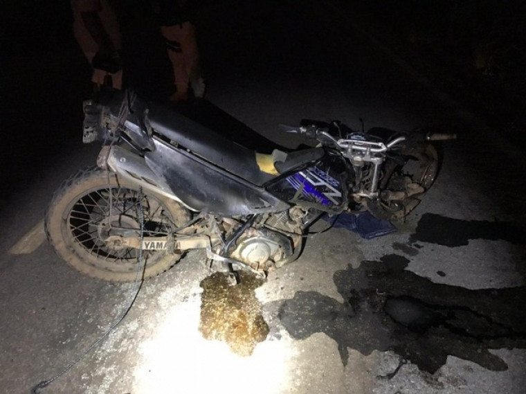 O motociclista não resistiu aos ferimentos e morreu no local