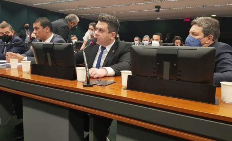 Tiago Dimas durante a votação do seu relatório na CDF da Câmara dos Deputados