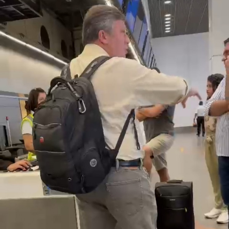 Passageiros estão no Aeroporto Internacional de Brasília – Presidente Juscelino Kubitschek
