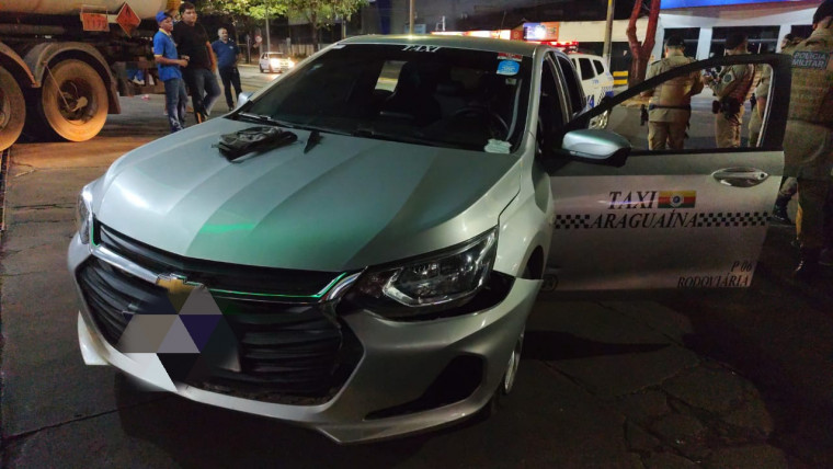 Carro recuperado pela polícia após intensa perseguição