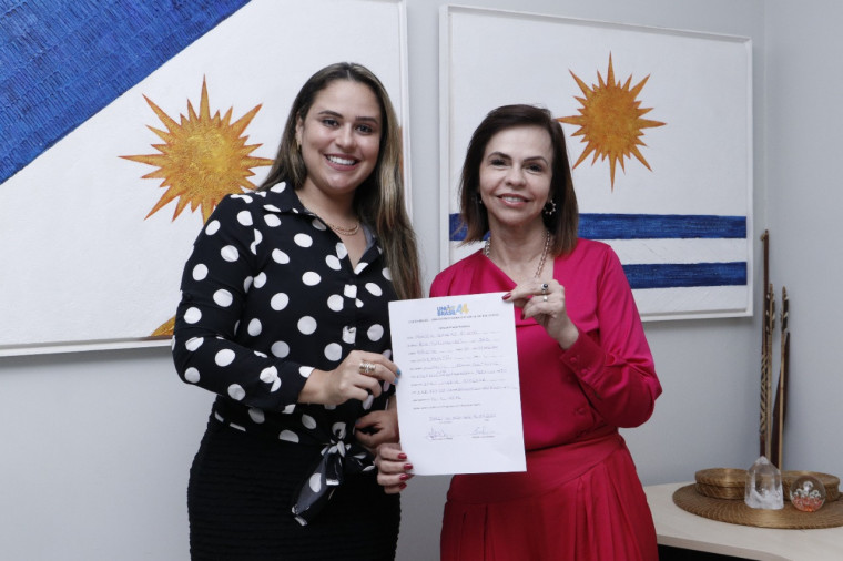 Ex-vereadora Vanessa Alencar aceitou convite da deputada Professora Dorinha