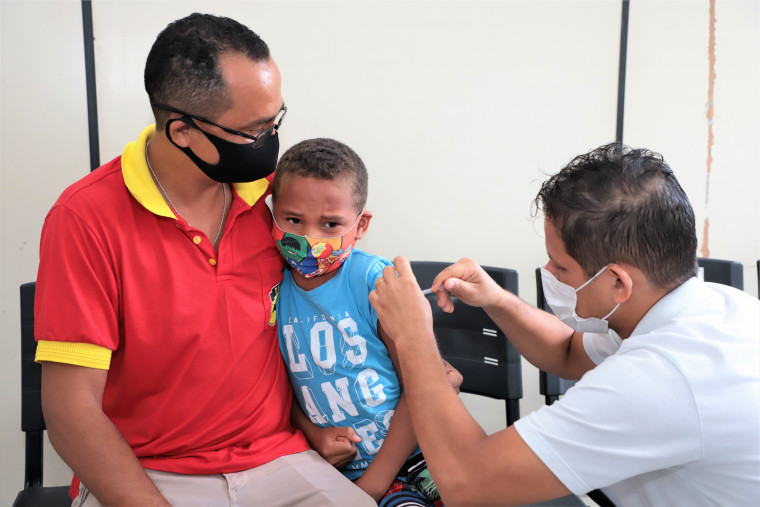 Vacinação contra Covid-19 para crianças de 3 e 4 anos.