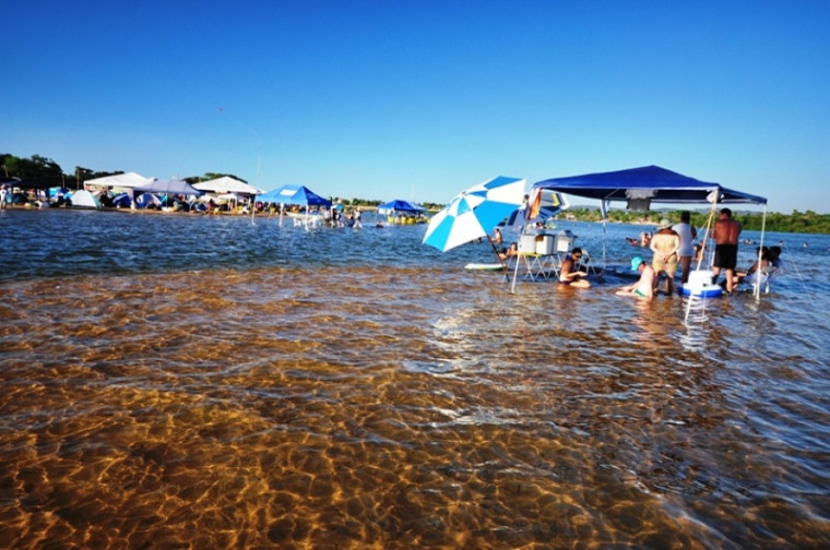 Primeiro município a liberar oficialmente temporada de praia neste ano