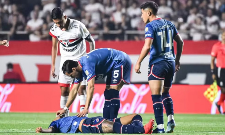 Izquierdo passou mal durante a partida contra o São Paulo, na última quinta-feira.