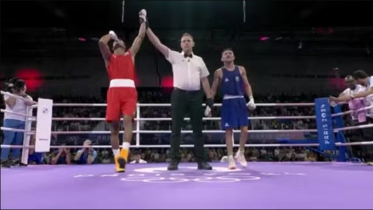 Michael Douglas é dominado no boxe e está fora das Olimpíadas de Paris