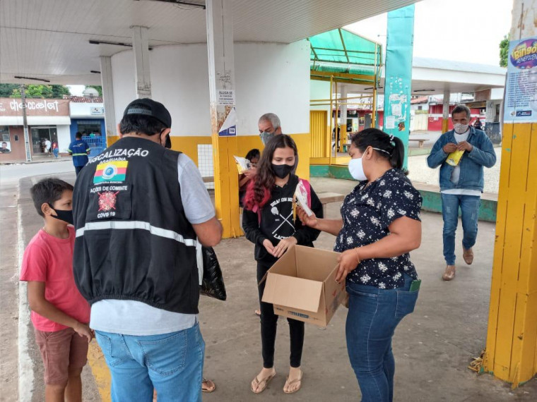 Entregas de kits no Terminal Rodoviário de Araguaína