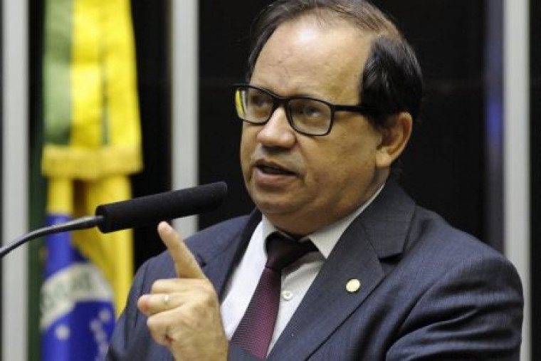Eli Borges foi o único deputado federal do Tocantins que votou contra a PEC.