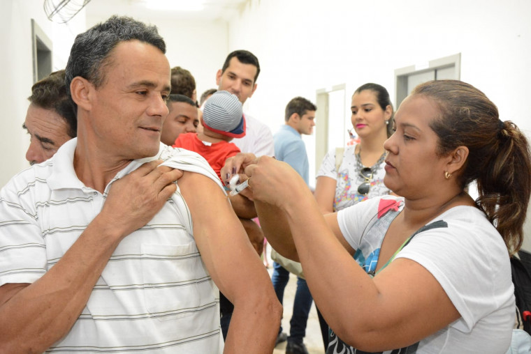Campanha de vacinação contra a influenza.
