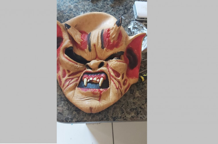 Máscara usada pelo assaltante durante um dos roubos