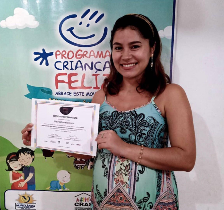 Jovem Mayra Chaves Borges visitadora do Programa Criança Feliz