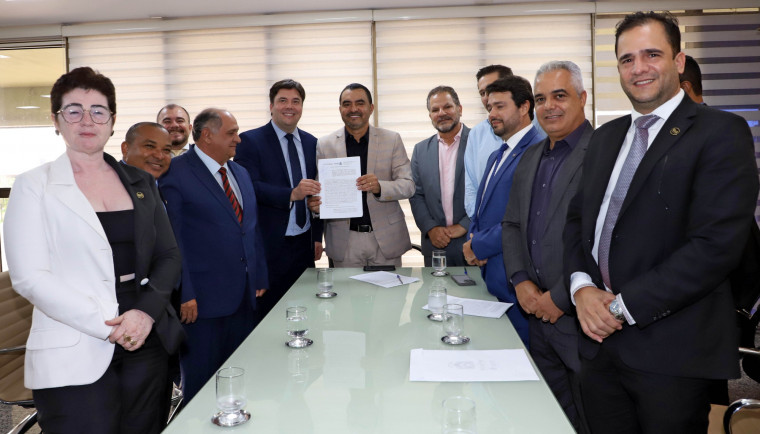 Presidentes da OAB/TO, Caato e Tocantins Parcerias juntamente com autoridades estaduais celebram o acordo;