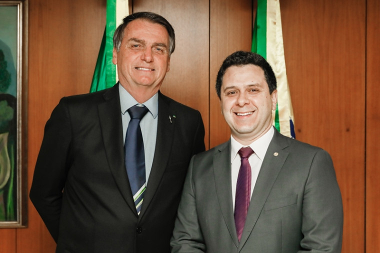 Presidente Bolsonaro com deputado Tiago Dimas