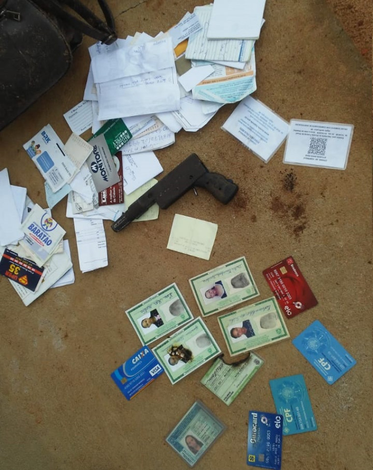 Polícia encontrou vários documentos de vítimas na residência