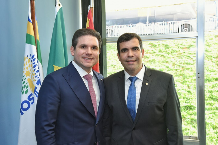 Líder do Republicanos na Câmara dos Deputados, Hugo Motta (PB), ao lado do vice-líder Ricardo Ayres