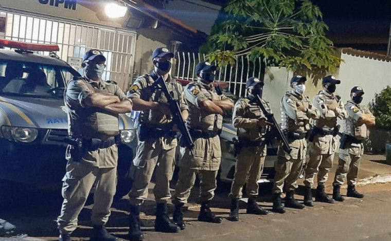 Policiais militaes