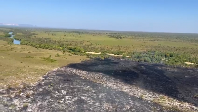 Incêndio atingiu região onde os rios Frito Governo e Novo se encontram