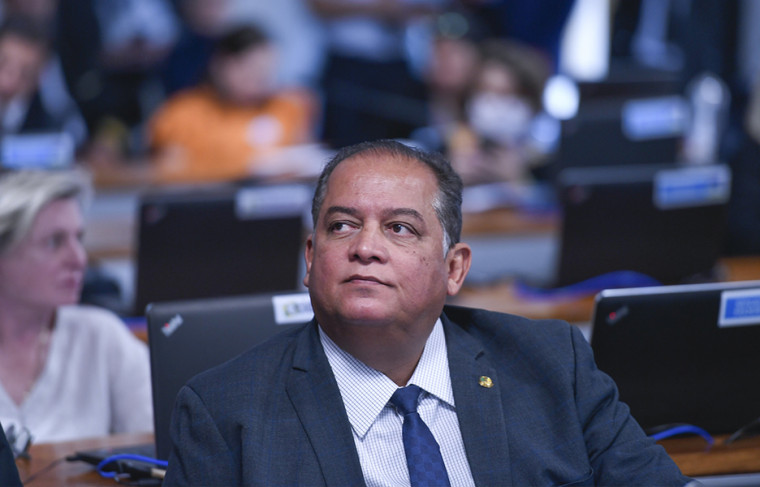 Senador Eduardo Gomes (PL-TO)