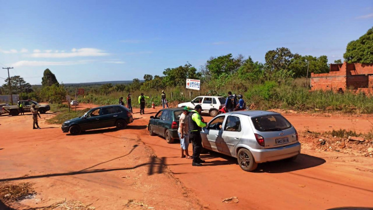 Fiscalização na estrada da Jacubinha, em Araguaína