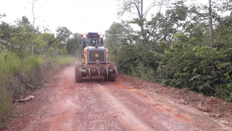 Um dos assentamentos beneficiados é o P.A Coruja com a execução, recuperação e manutenção da estrada