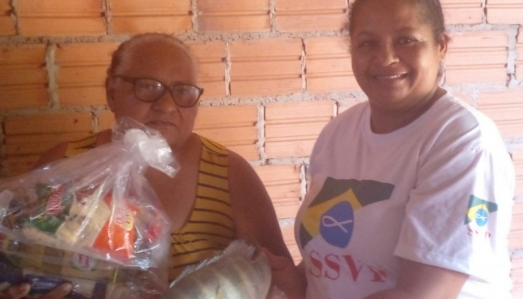 Famílias assistidas com a doação de cestas básicas e dos peixes apreendidos