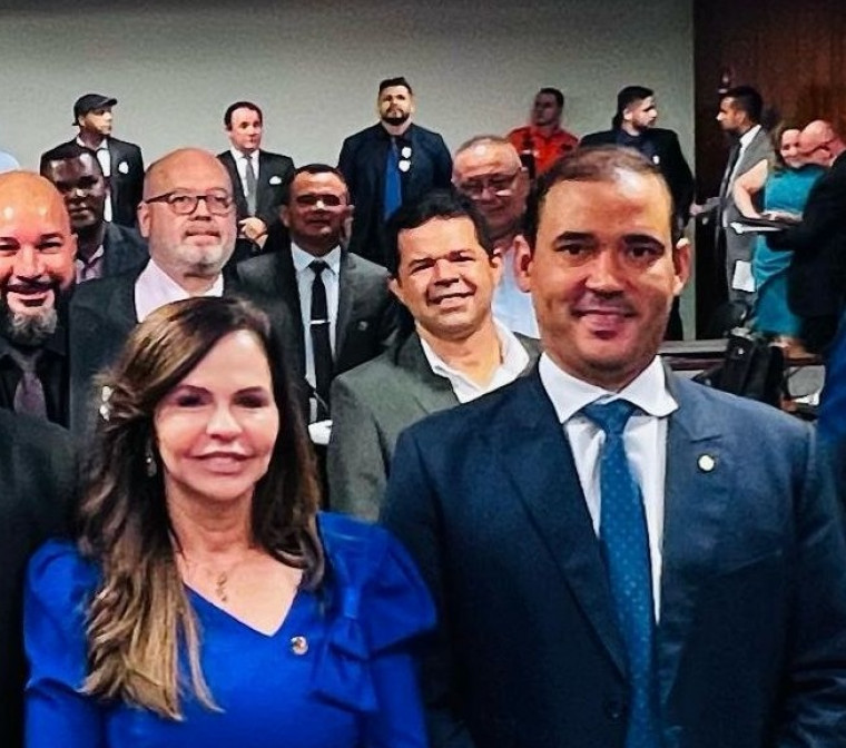 Deputado federal Vicentinho Júnior com a senadora Dorinha Seabra.