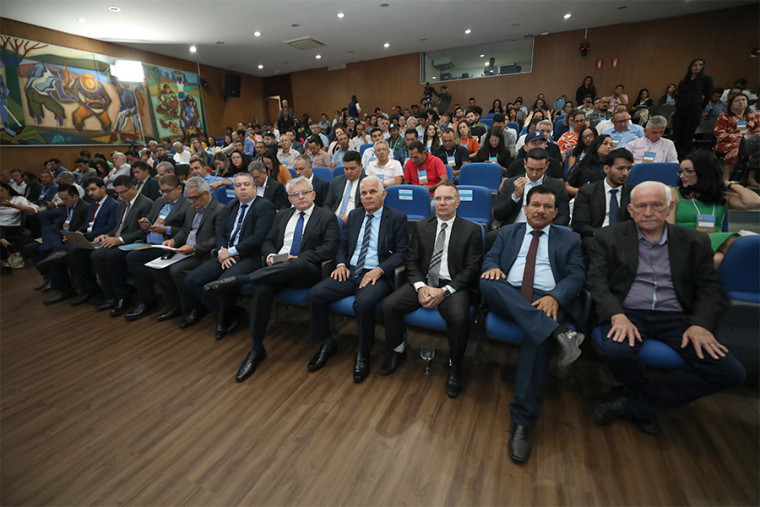 Prefeitos, secretários e população em geral acompanharam o seminário realizado no auditório do TCETO