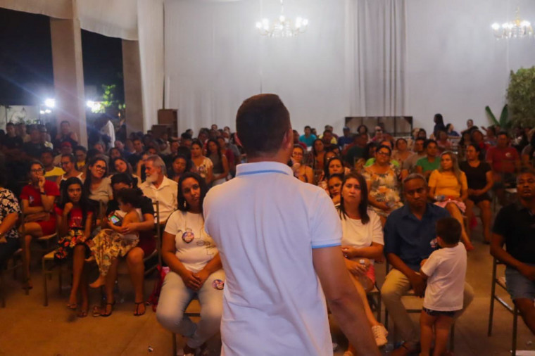 Reunião política em Araguatins com apoio do prefeito Aquiles da Areia