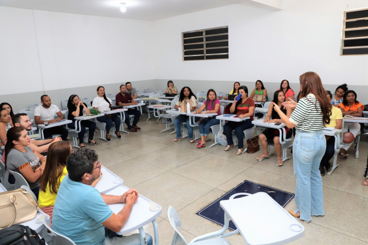 Formação continuada para os professores da rede municipal de ensino de Araguaína.