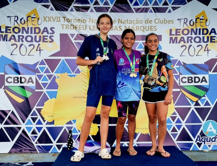 Maria Fernanda (à direita) conquistou cinco medalhas
