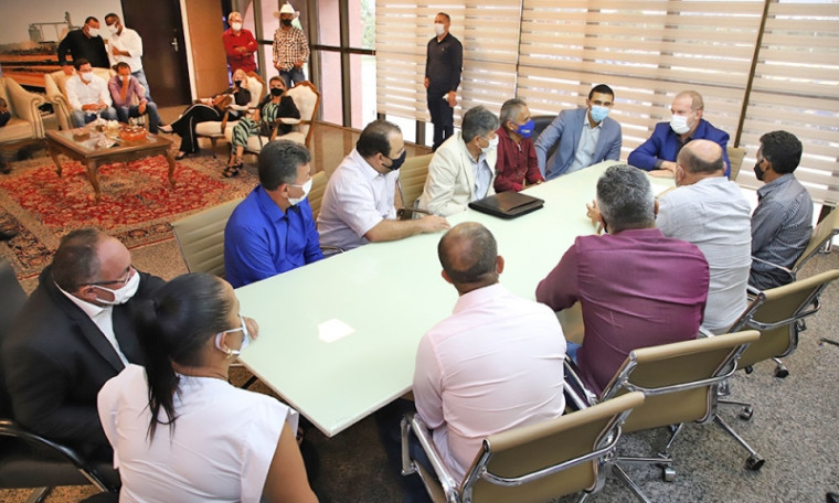 Governador Mauro Carlesse colocou seu Gabinete à disposição dos prefeitos