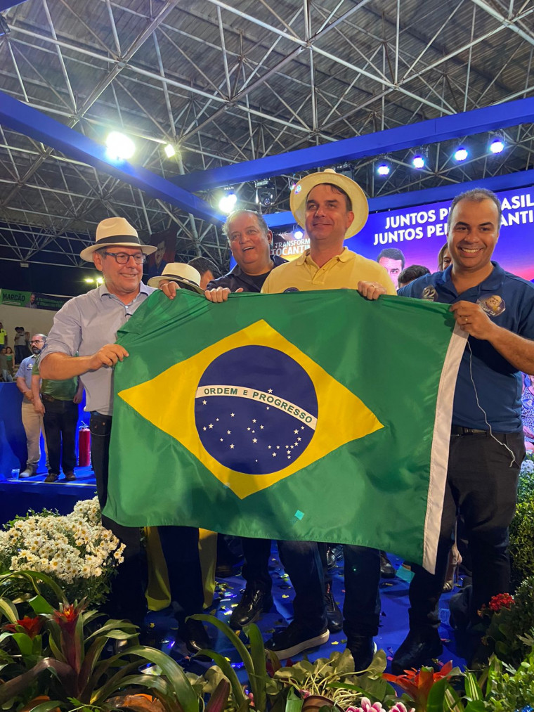 Ronaldo Dimas, Eduardo Gomes e Flávio Bolsonaro na convenção do PL