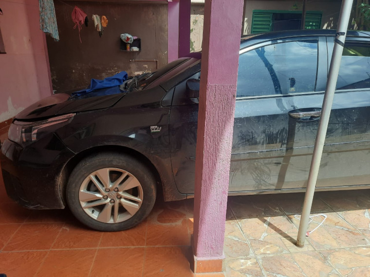 Veículo estava na garagem de uma residência no Bairro São João