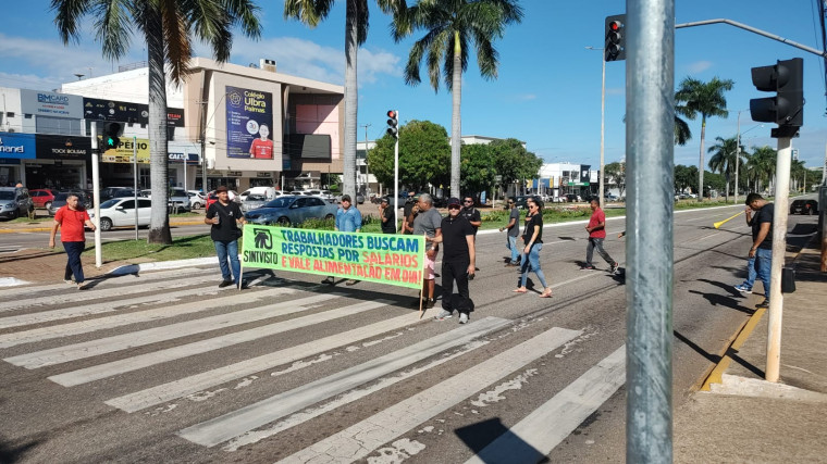 Protesto aconteceu na frente da Prefeitura de Palmas